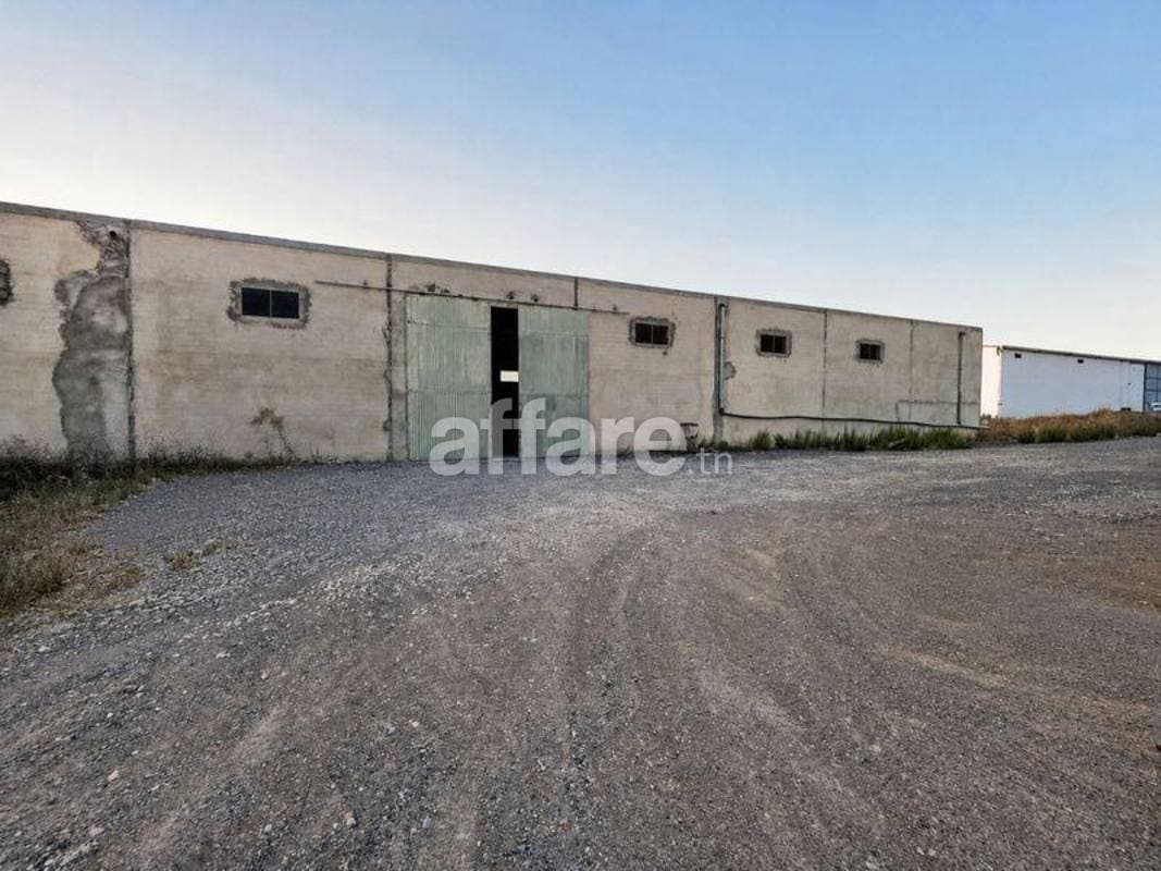 À louer Dépôt de stockage et de distribution de 1 100 m² à M