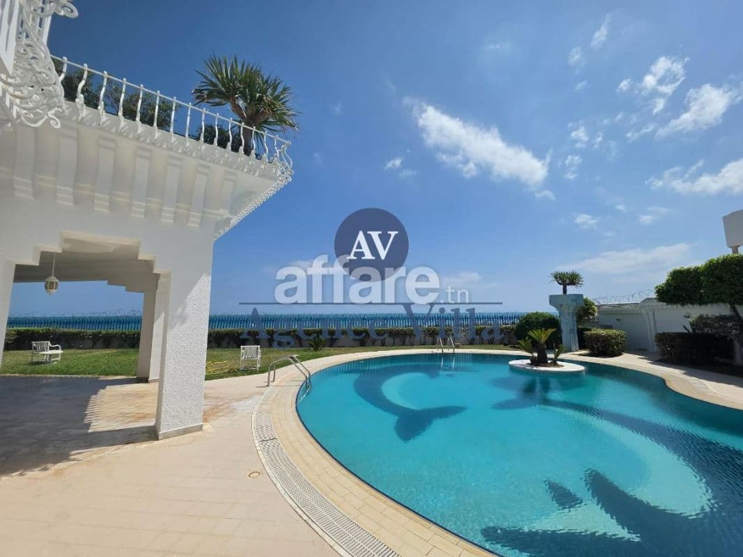 A louer une villa de luxe avec piscine et vue sur mer