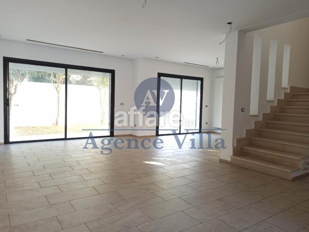 A louer un duplex s+3 indépendant à la Soukra