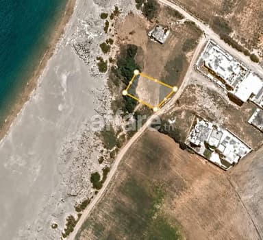 Terrain de 700 m² face à la mer à vendre à El Haouaria
