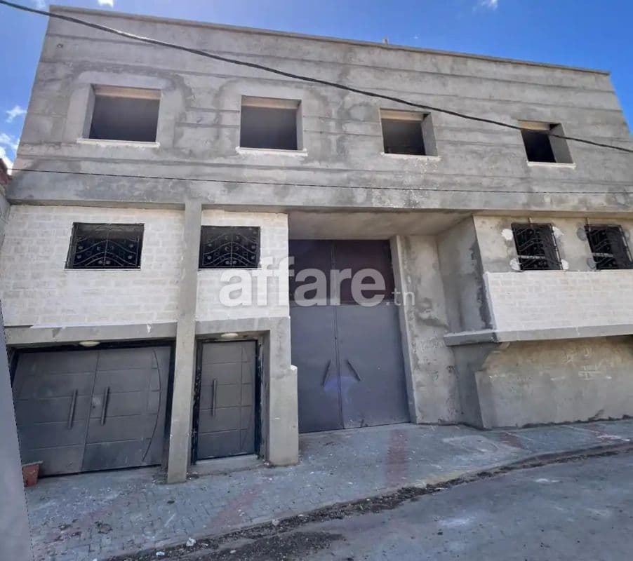 Immeuble R+2 et Dépôt 200m² et Sous-sol Sidi Thabet