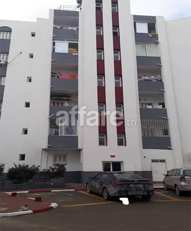Appartement à vendre à cité ettahrir sup