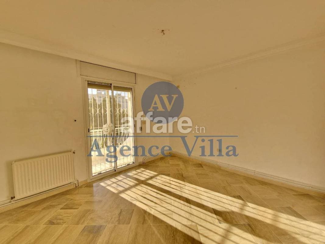 A louer une villa s+4 à 2 niveaux à menzeh 9