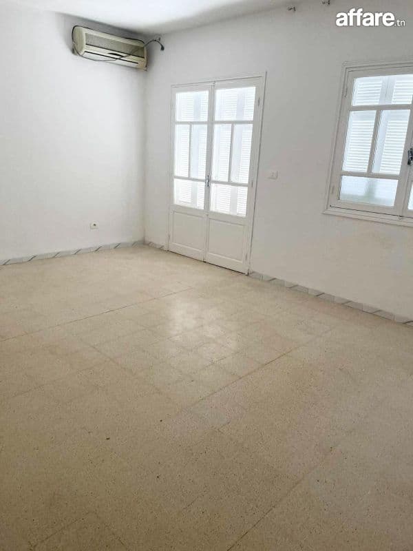 Appartement au 2eme etage a cite Sahafa cite la Ghazela 