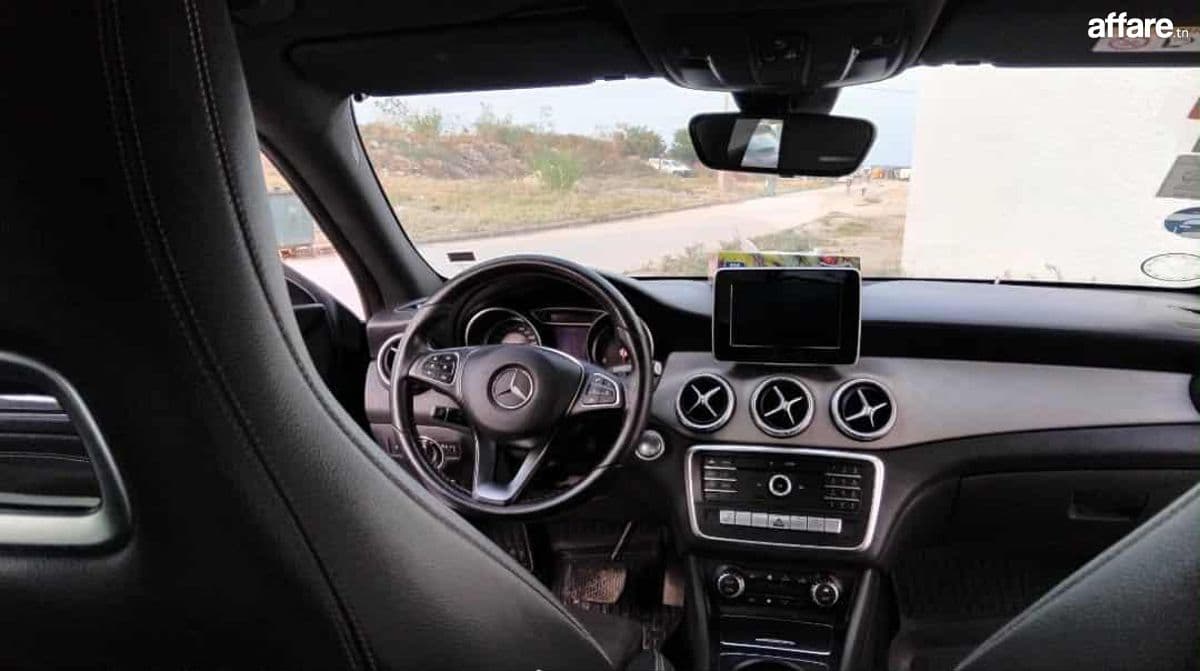 Mercedes CLA200