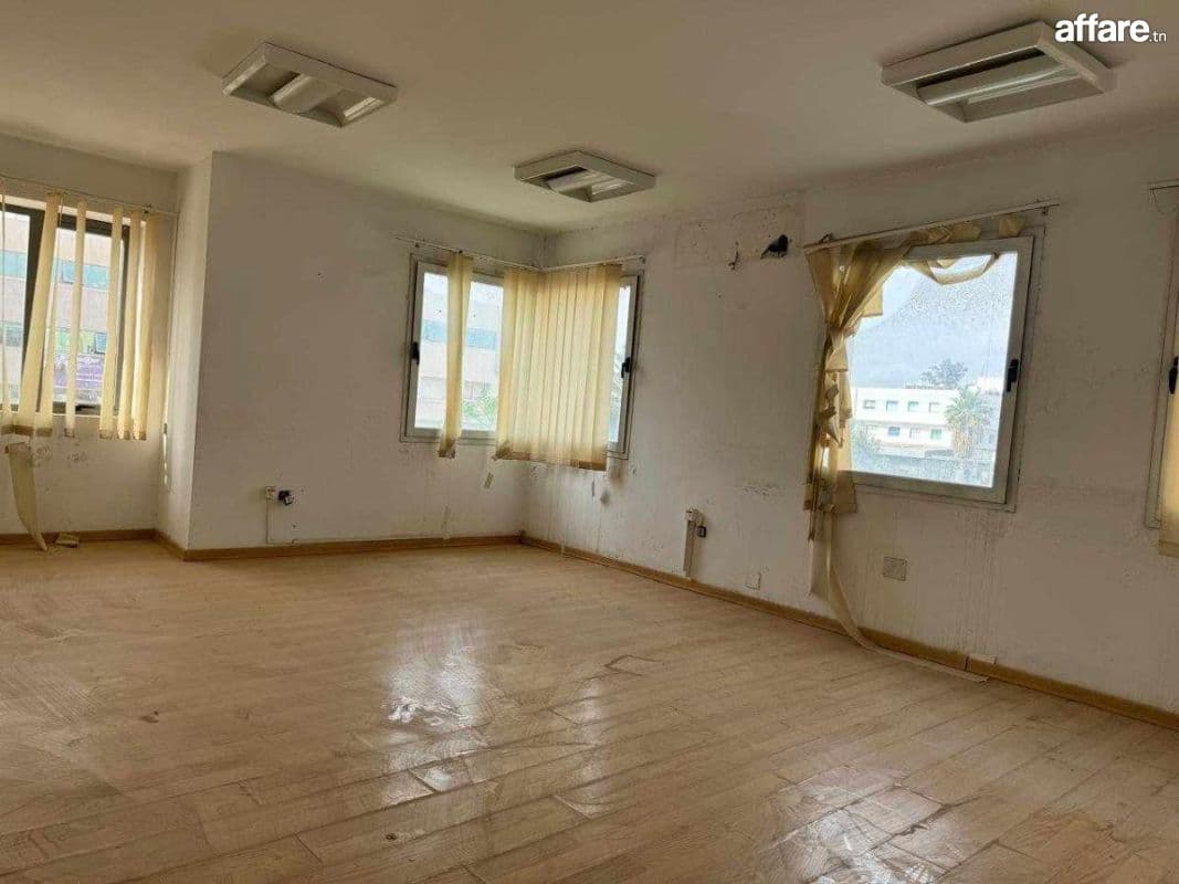 Immeuble bureautique 2200 m² à charguia 2