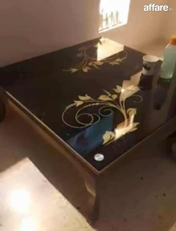 Table basse carré avec motif doré (1m/1m)