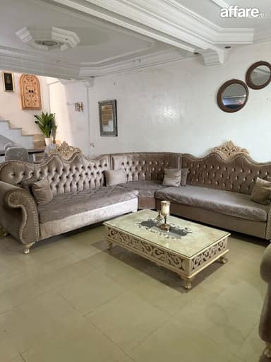 A vendre: sublime salon baroque 9 places+ table basse