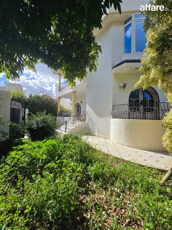 🏡MAISON FAMILLIALE À VENDRE: Villa S5 Avec Jardin à Sahloul