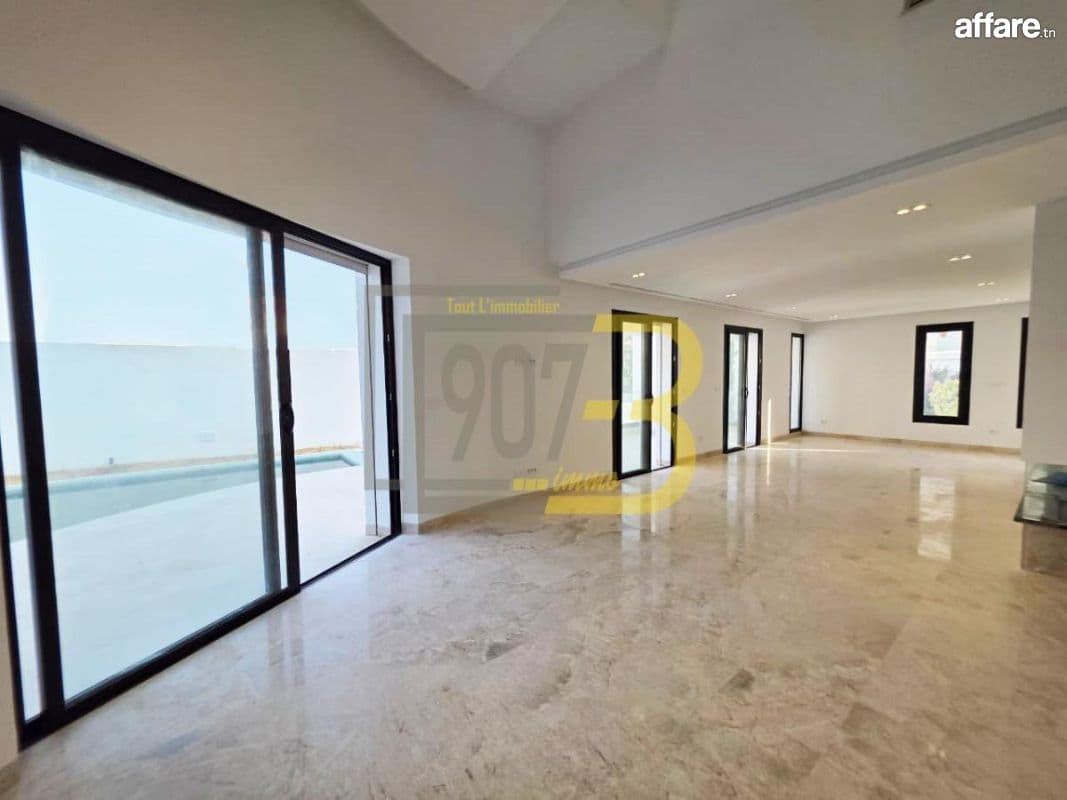 A vendre – Villa de Luxe à Ennasr 2
