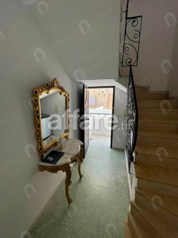 A vendre étage de villa 2S+2 Hst au bardo hedi haker