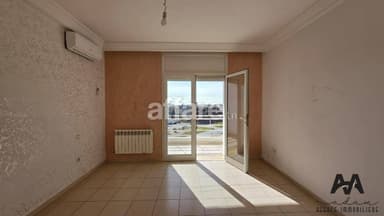 À louer à l année appartement s3 mrezga