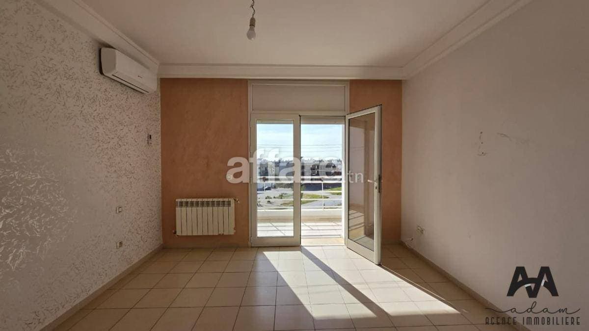 À louer à l année appartement s3 mrezga