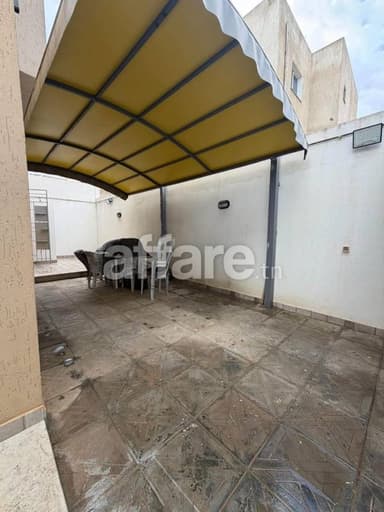ARIANA SOUGHRA - VILLA MODERNE ET HAUT STANDING A VENDRE