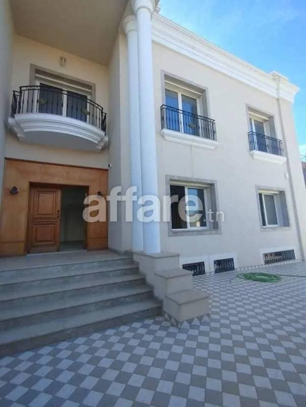 A vendre une Villa Prestigieuse à la Baie des Anges