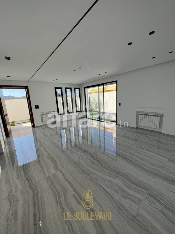 A Vendre Villa S+3 Avec Piscine Sur Plan à AFH Mrezga Nabeul