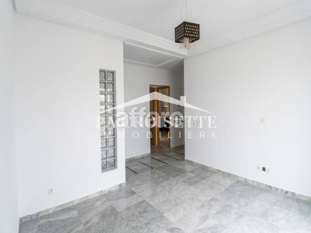 Appartement S+3 à Ain Zaghouan Nord MAL2363