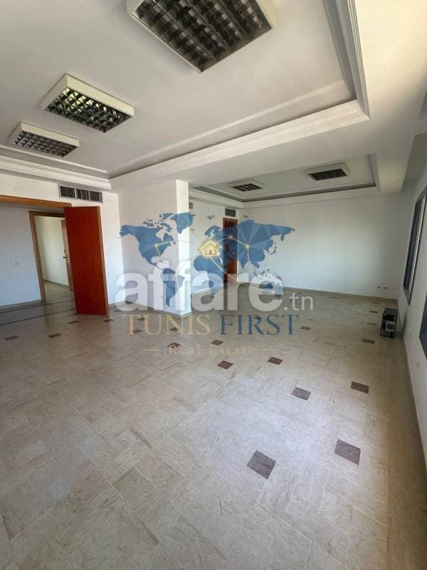 À Vendre Appartement S+4 aux Berges du Lac