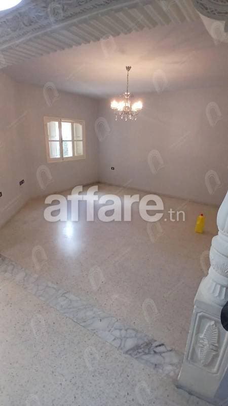 A loue rvilla S+4 de style duplex indépendante au bardo