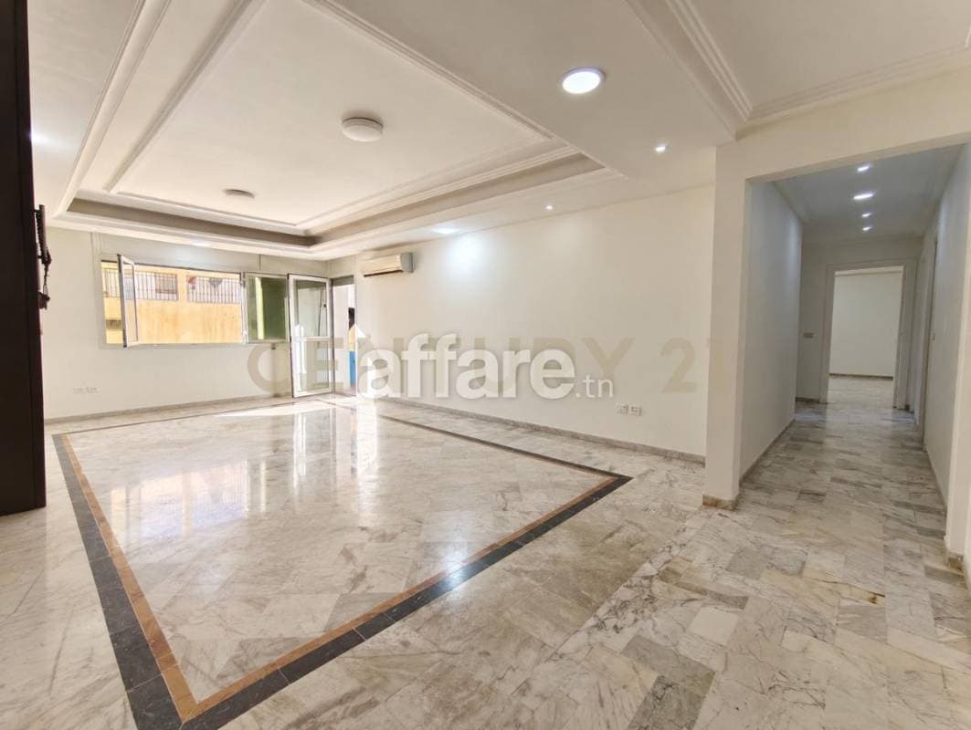 À VENDRE Appartement S+4 El Menzah 7 Bis