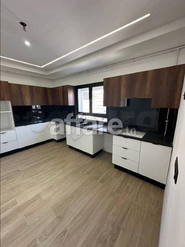 A vendre villa plus étage toute neuf à Hammam Sousse