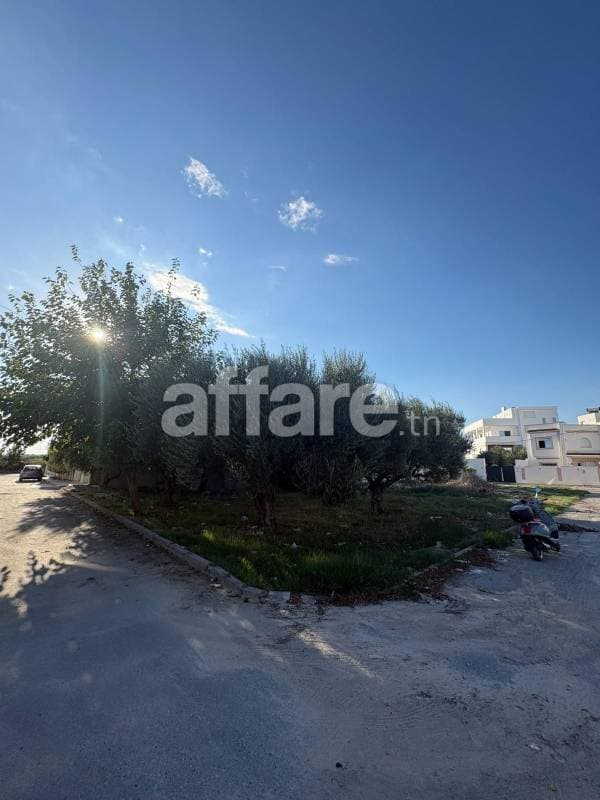 A Vendre Terrain 420m² Double Façade à Cité Ennacim Nabeul