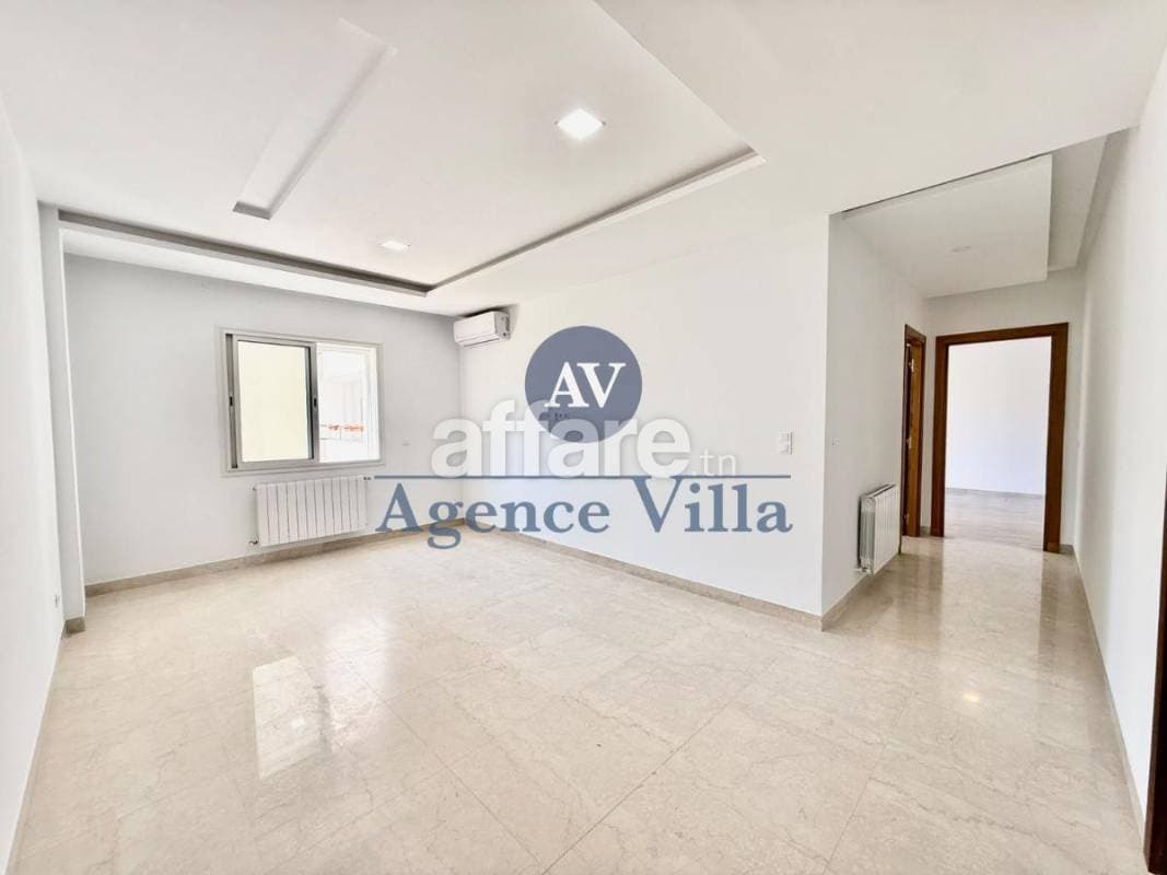 A louer un appartement s+2 aux jardins de Carthage