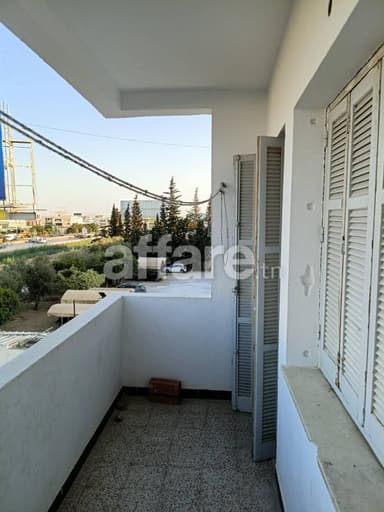 À Louer Appartement S+3 à Cité El Khadhra