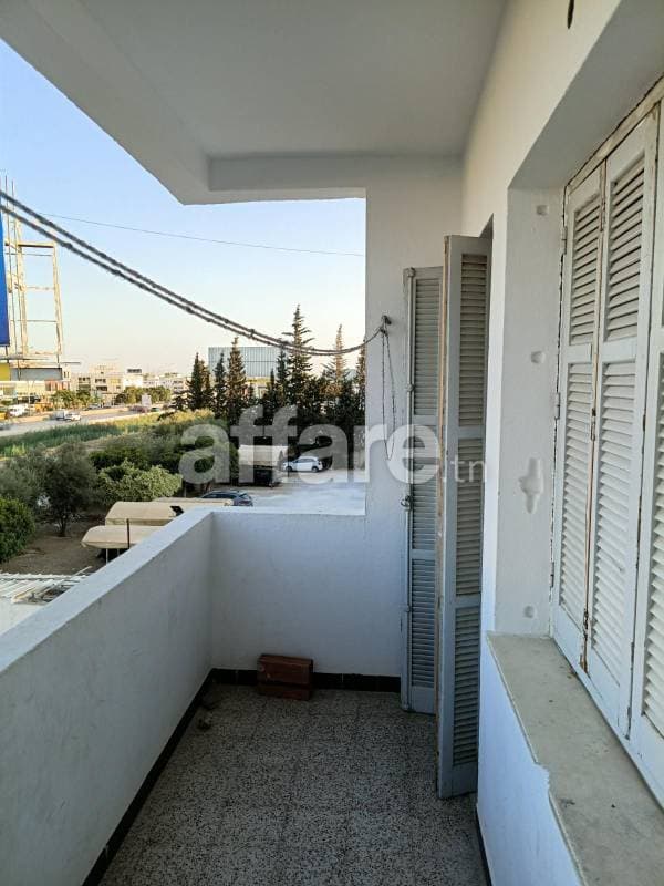 À Louer Appartement S+3 à Cité El Khadhra