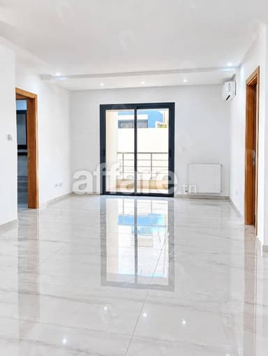 A vendre un appartement S+2 hst situé au Rdc à manouba