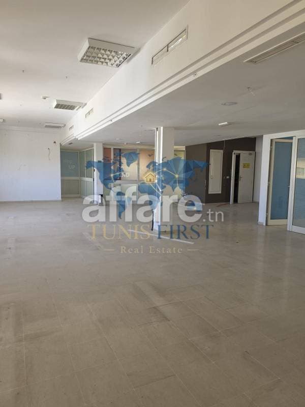 A Louer Open Space de 300 m² aux Berges du Lac 1