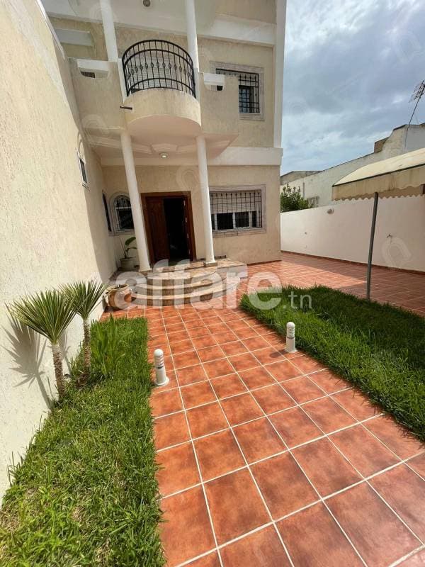 A vendre une superbe villa au bardo