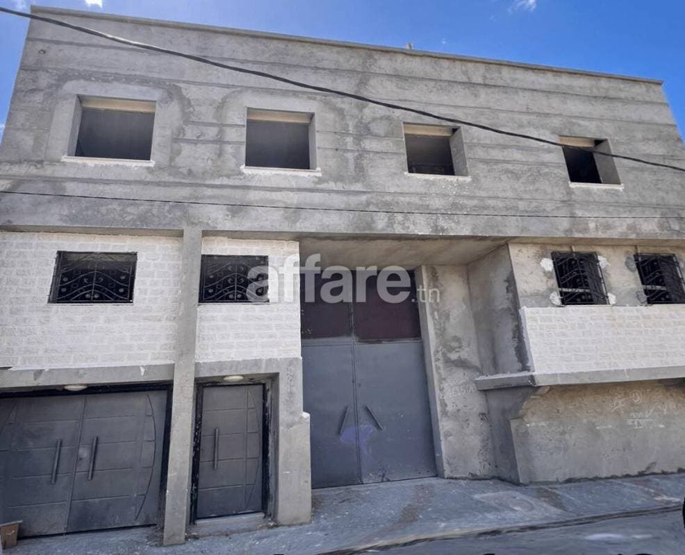 IMMEUBLE R+2 + DÉPÔT 200 M² + 3 APPARTEMENTS SIDI THABET