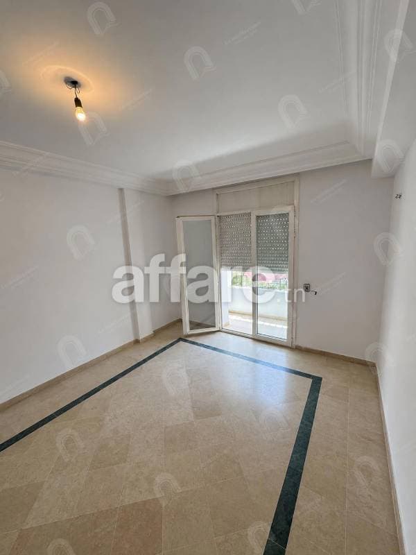 A vendre appartement S+2 situé au Rdc au bardo 2 ras tabia