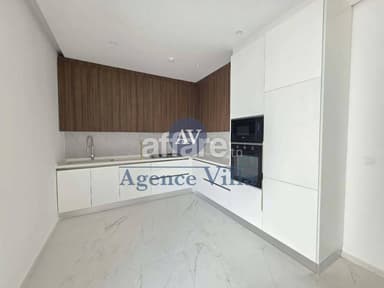 A louer triplex avec vue sur mer et piscine Gammarth