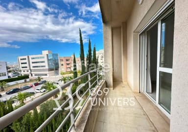 Appartement avec balcon au Lac 2 REF RA188