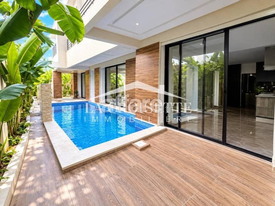 Duplex S+5 avec piscine aux Jardins de Carthage MDL0690