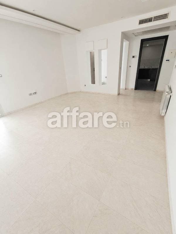 ENNASR 2 à louer joli appt S+2 Haut stg