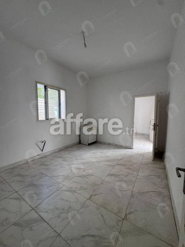 A louer un étage de villa S+3 à 20 mars