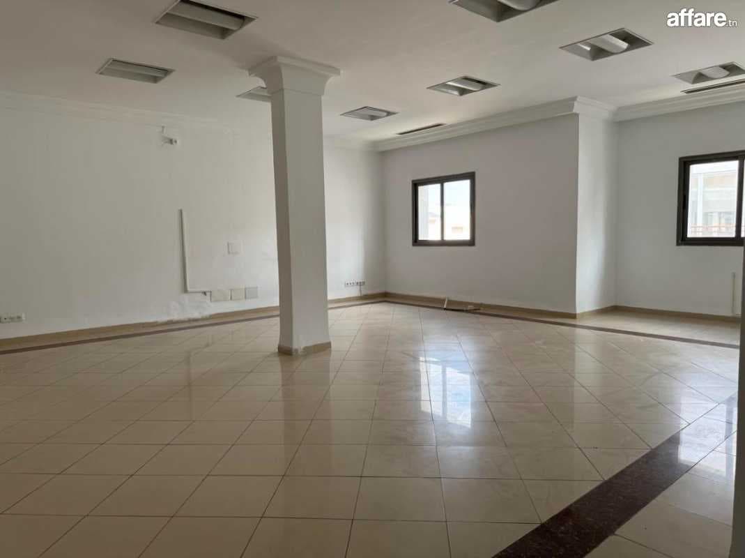 Super bureau 270 m² au lac 1