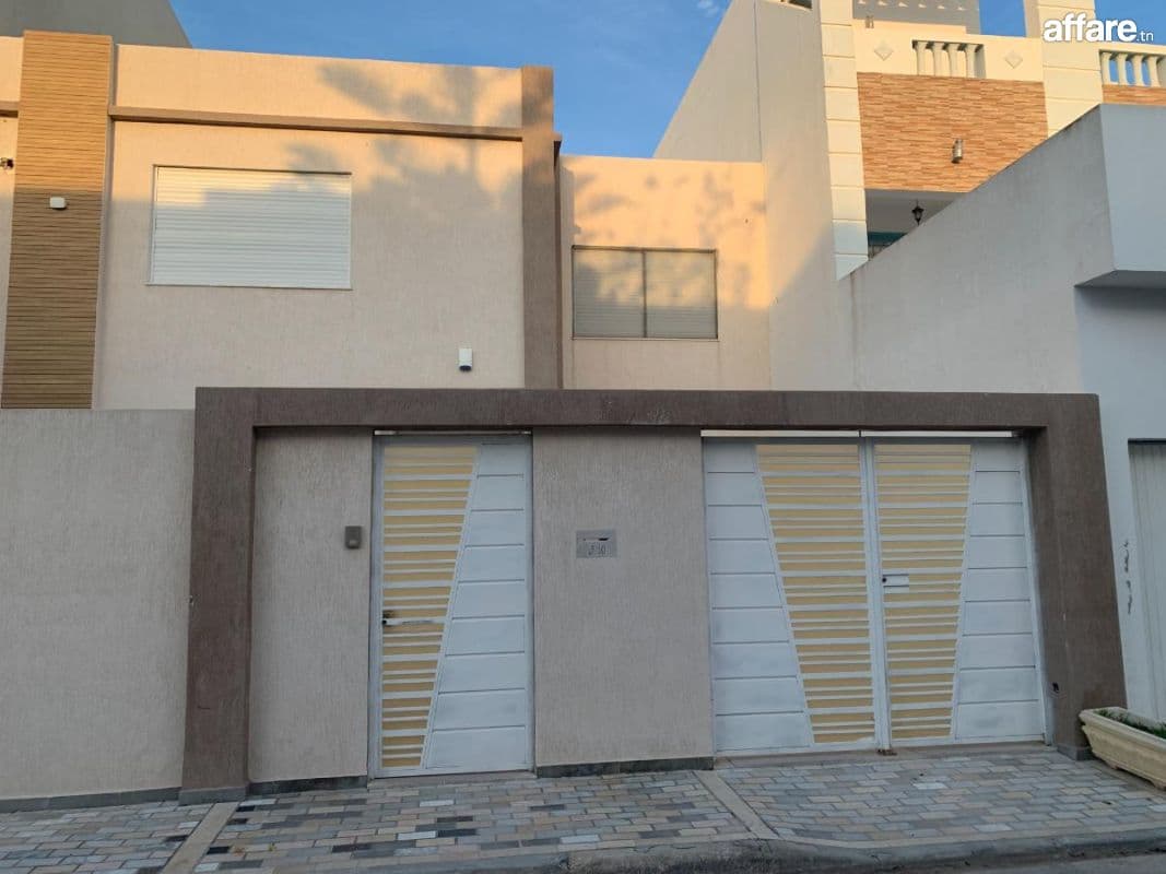 À louer – Duplex spacieux avec jardin à Rades !