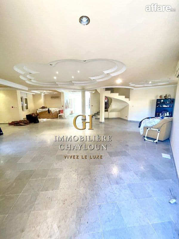 🏡 À VENDRE – Villa de Standing R+3 à Manar 1 ✨