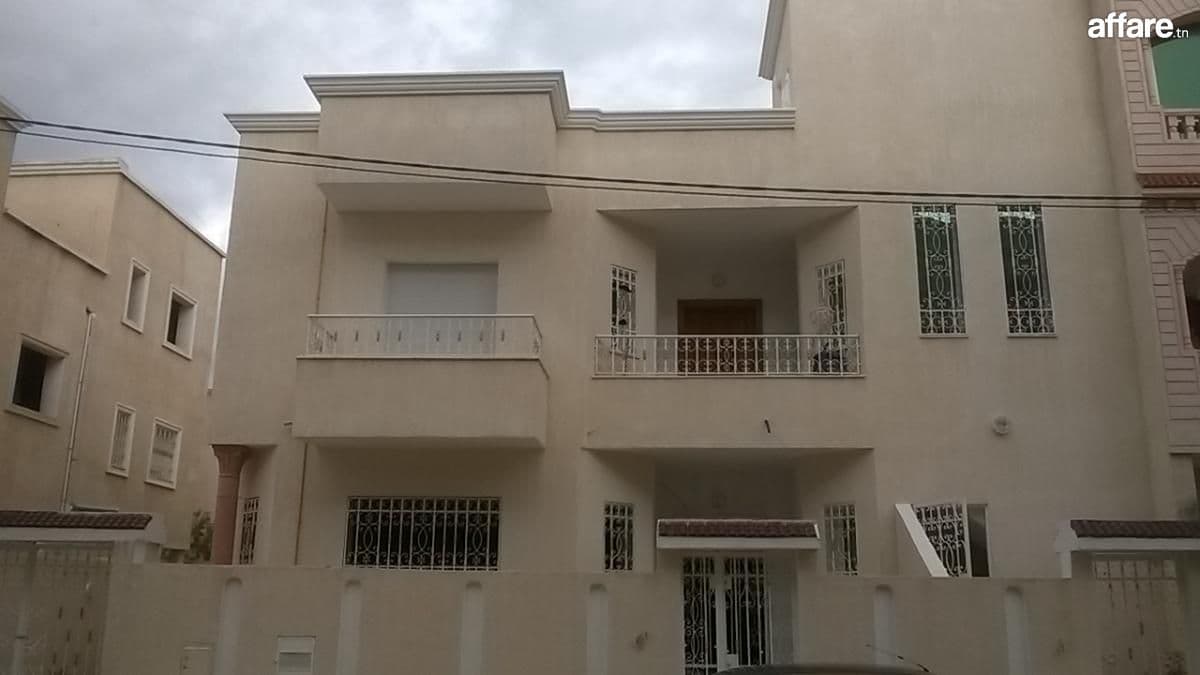 Très belle Villa  Mourouj 3  en face Marché de Gros