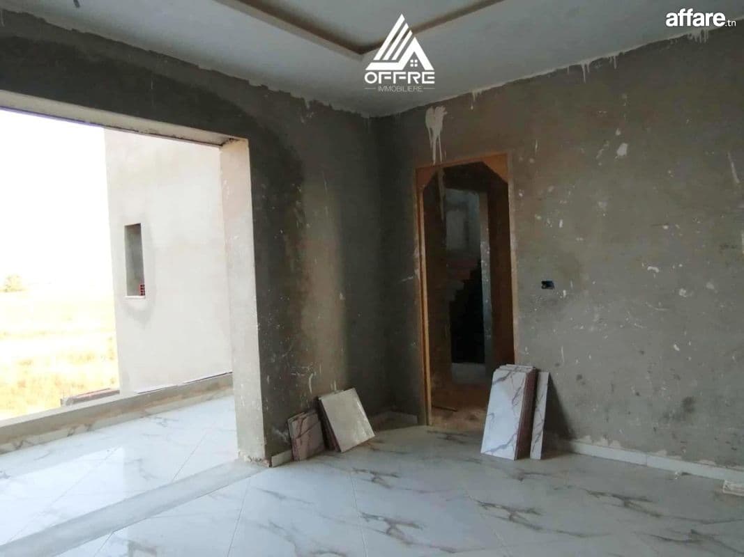 A vendre une Villa spacieux de type S+4 Style Duplex