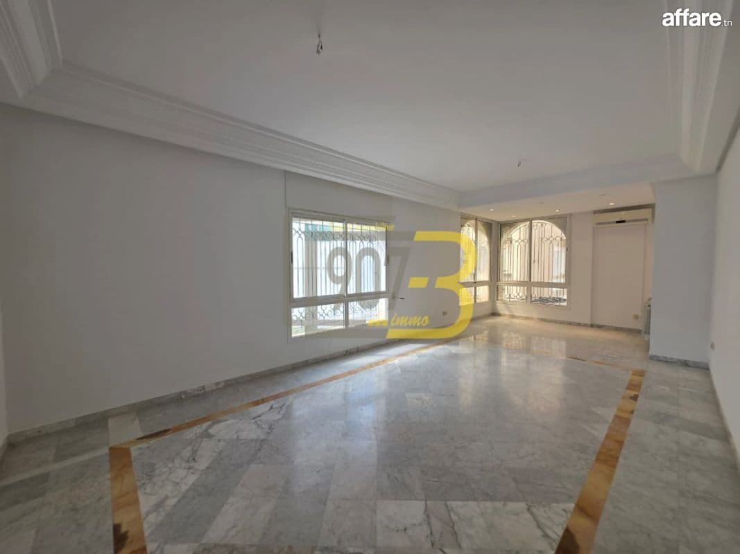 A Vendre Appartement S+3 – Cité Ennasr