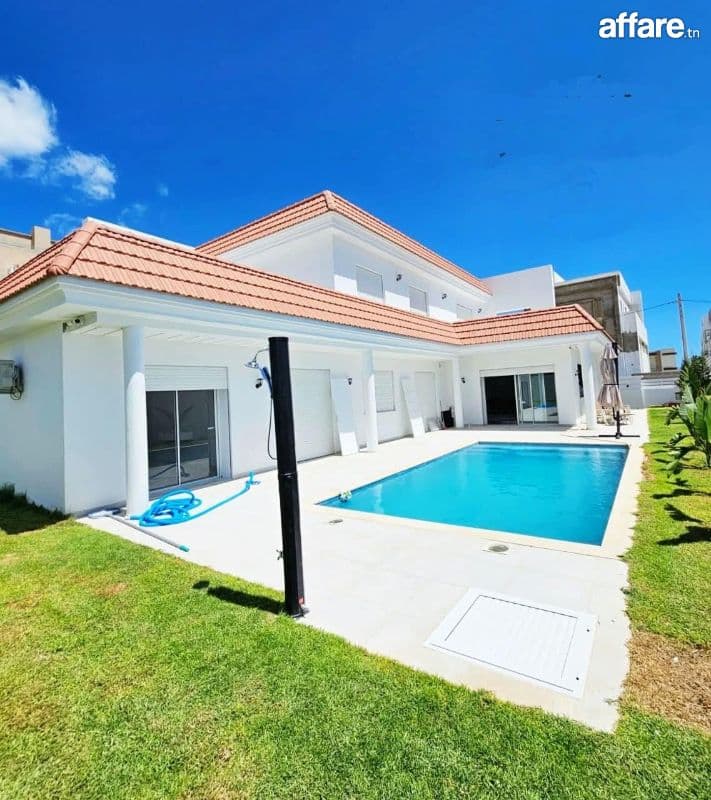 🏡 À LOUER – Villa Luxe Avec Vue Mer & Piscine, Chott Mariem