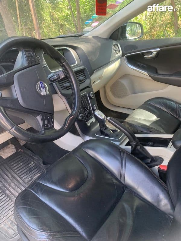 Volvo V40 d’occasion – Prix attractif