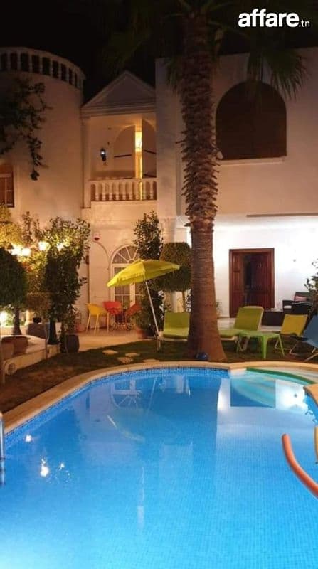 AV Villa avec piscine la Soukra