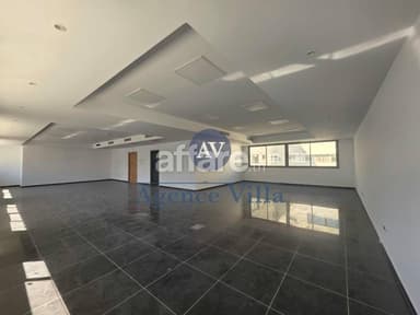 A louer un bureau de 200m² au Lac 1