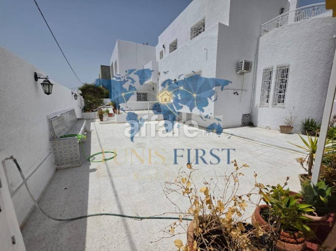 À Vendre Rez-de-chaussée de villa S+3 à La Marsa Ennassim